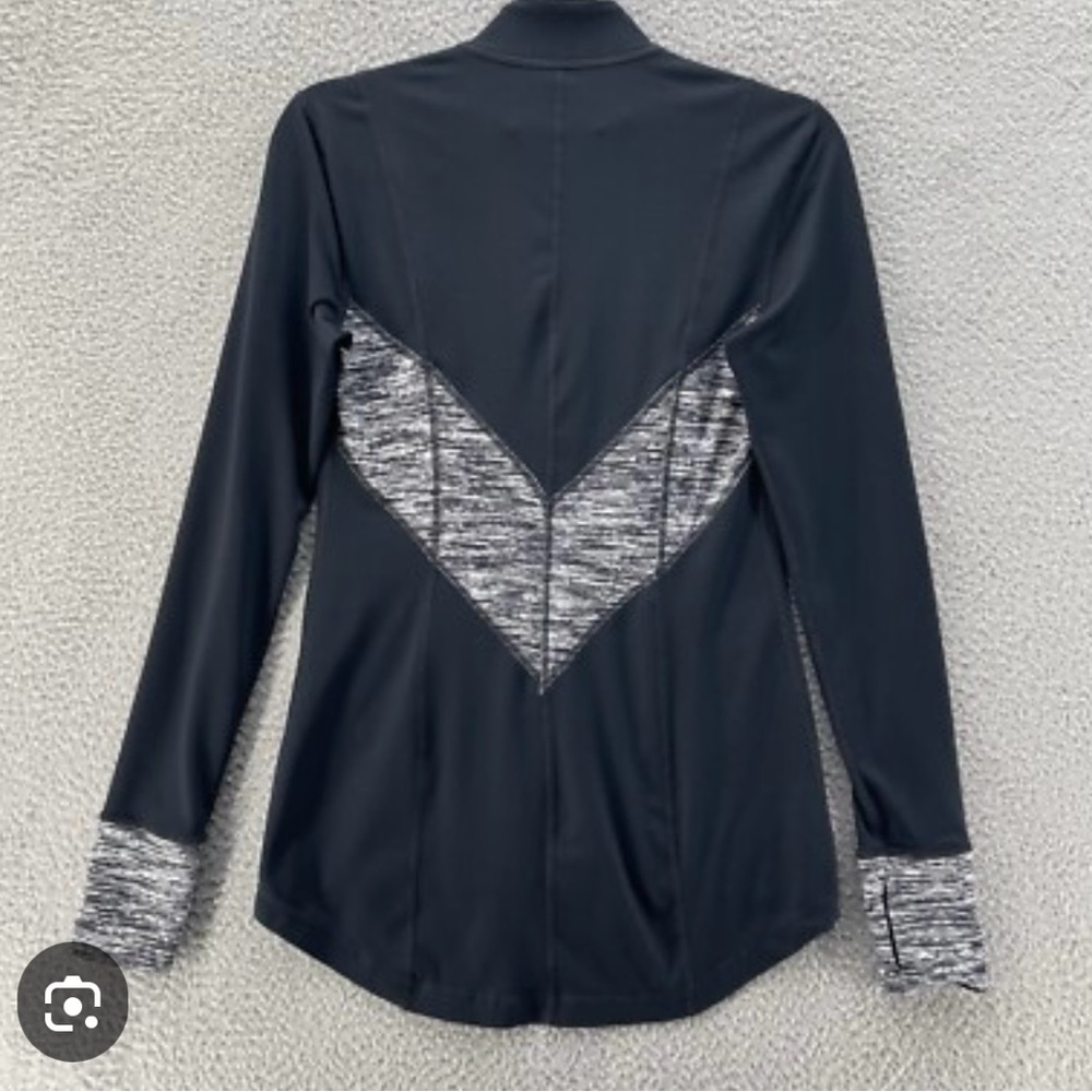 Cabi Women's Black and Gray Jacket